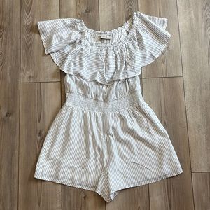 Abercrombie & Fitch - ruffle romper - size large